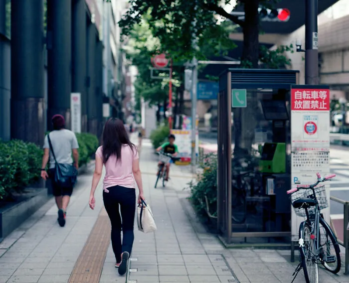 Sidewalk And Hallway Traffic Should Move Like Road Traffic