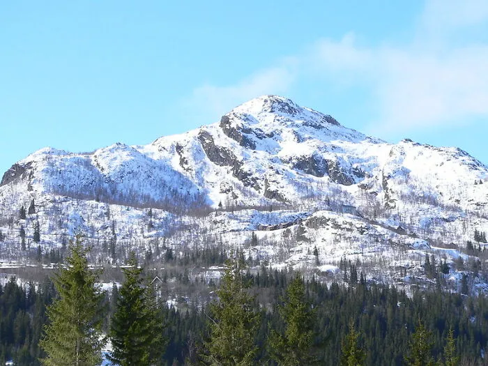 People Kept Asking Resort Employee About Mountain's Own Weather System