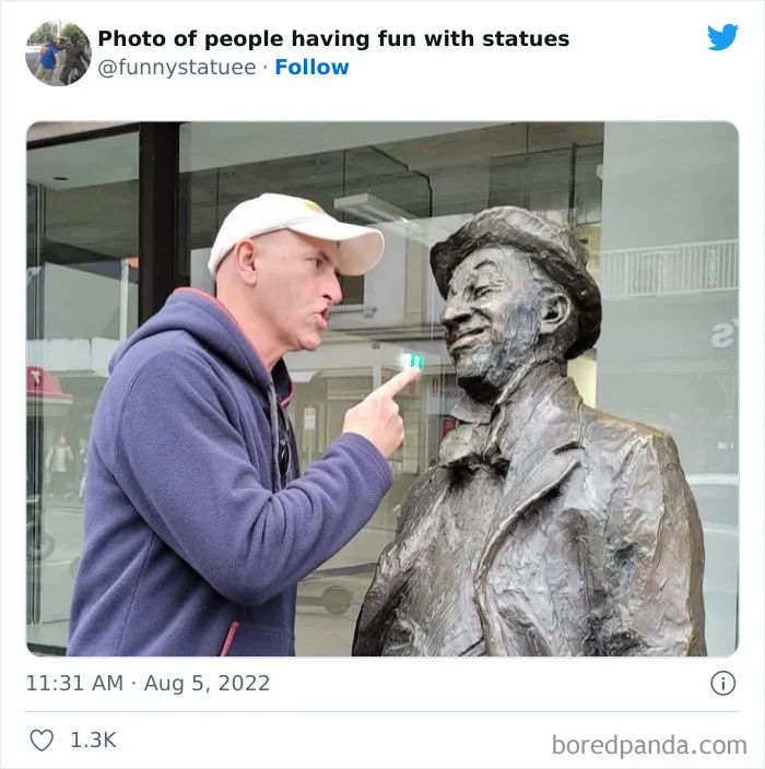 "And This Is Why We Were Asked To Leave": 40 Times People Took Their Photos With Statues To Another Level