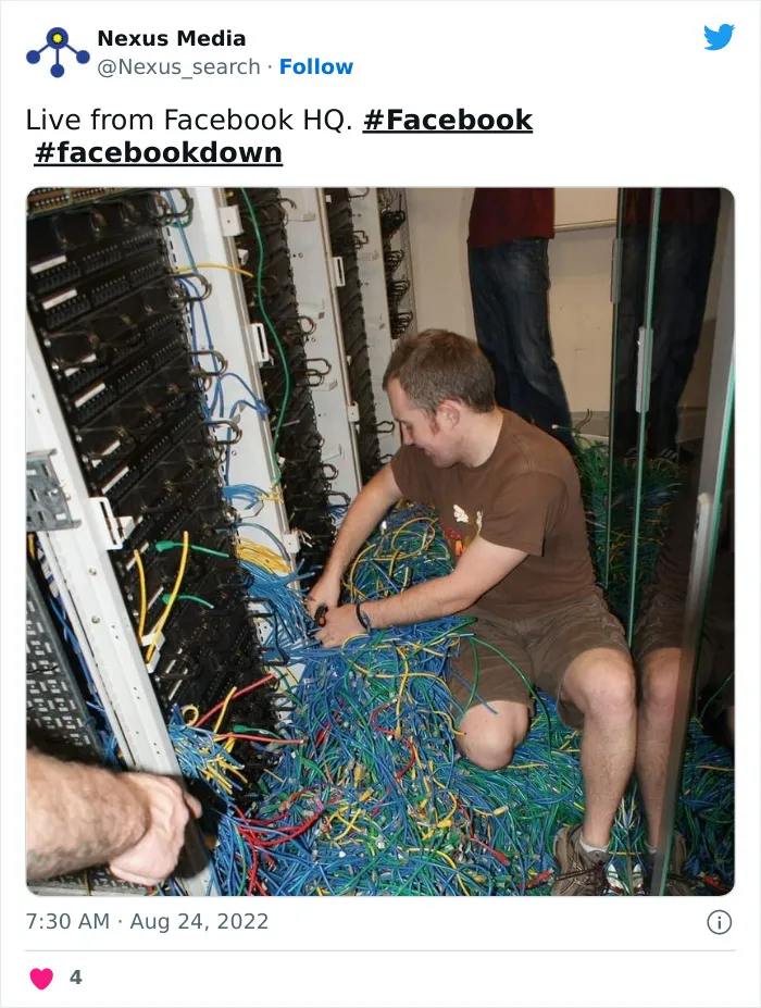 Newest Facebook Feed Glitch Has The Internet In Stitches (35 Reactions)