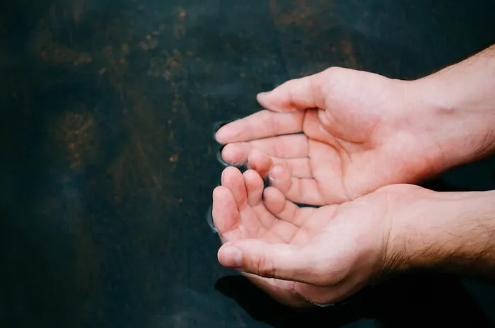 My Hands Are Really Small