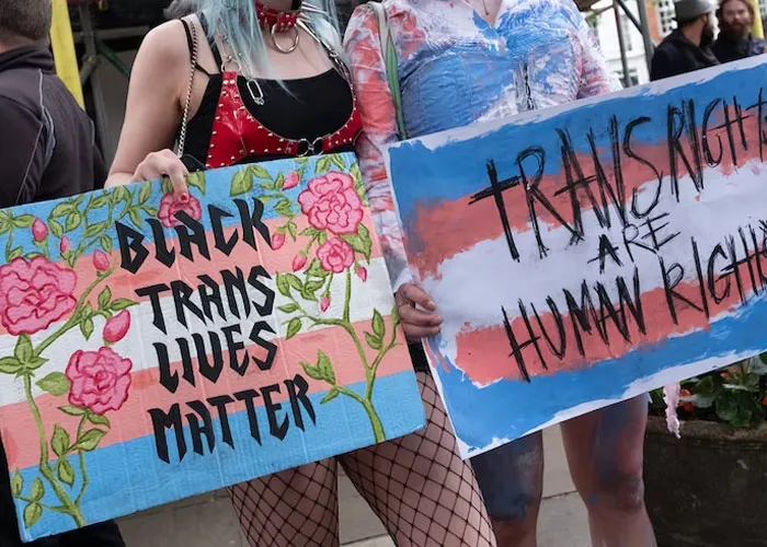 Someone Asks What Current Trend Will Be The Most Regrettable 20 Years From Now, And 35 People Don't Hold Back