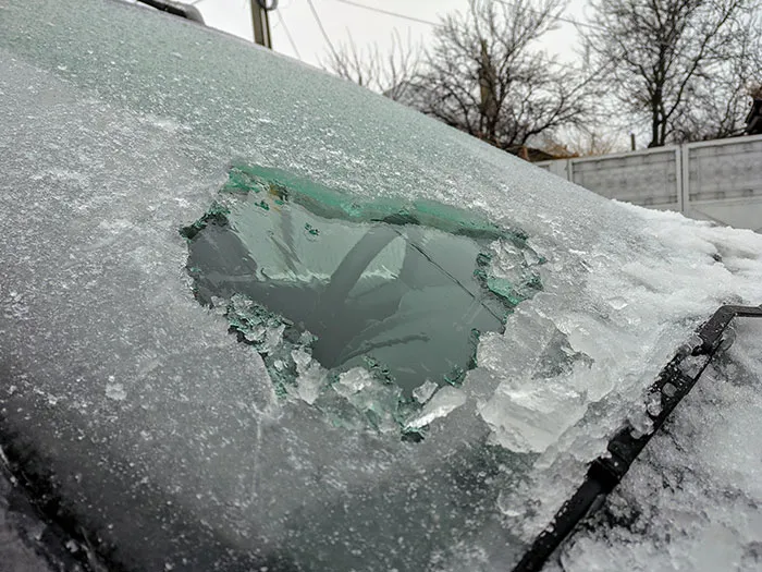 El grosor del hielo en mi parabrisas en Rumanía