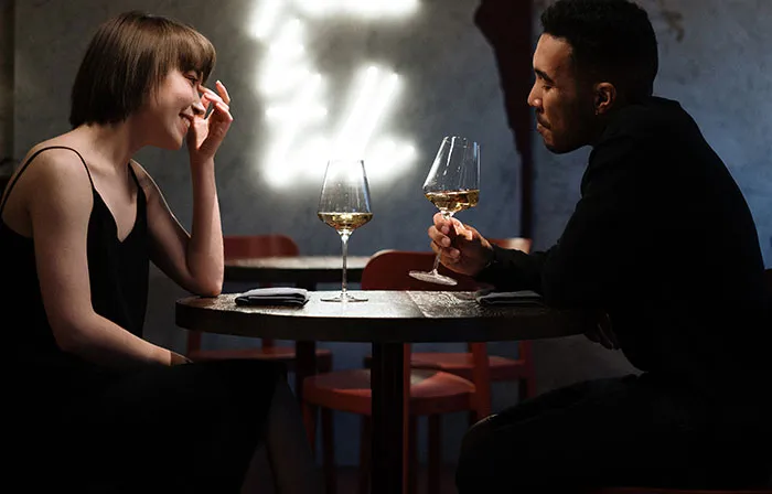 Someone Asks "What Are Some Immediate Red Flags In Women That Men Should Look Out For?", And 30 Women Share Honest Answers