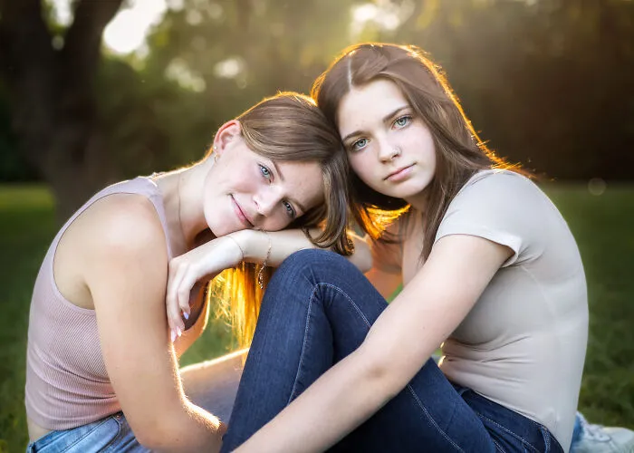 I Spent A Month Photographing Different Sisters Every Day, And Here's The Result (30 Pics)