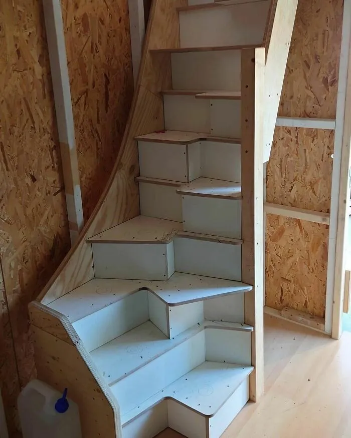 I Am Screaming #deathtrapstairs