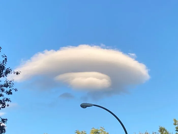 *breaking News!*  UFO!