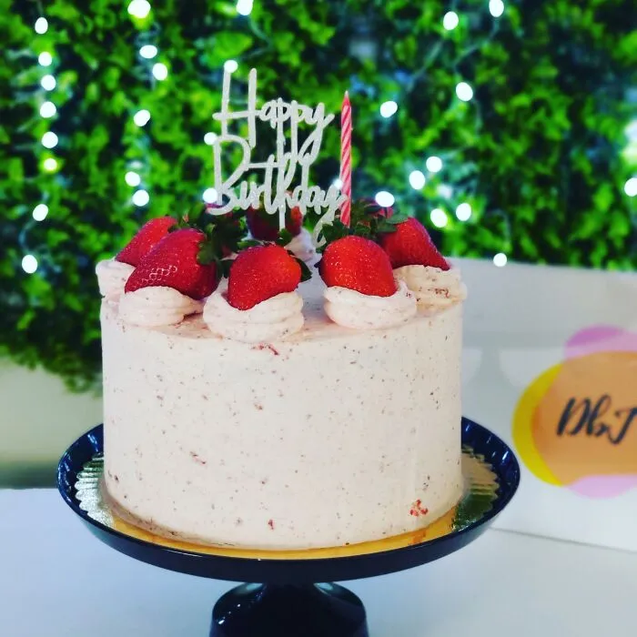 Fresh Strawberry Cake