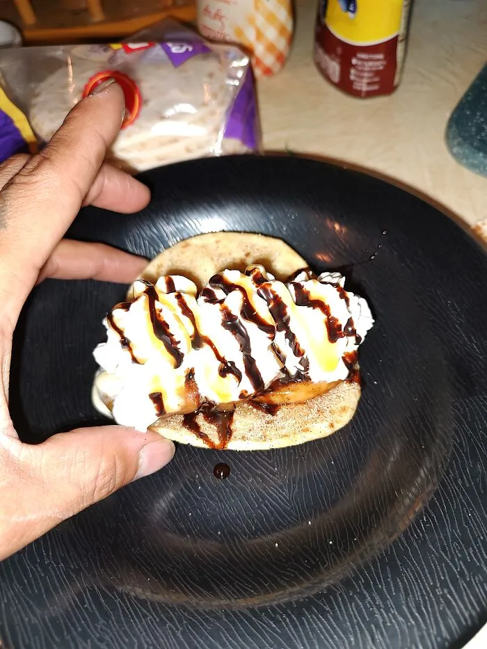Baked Apple, Df Tortilla, Vanilla Ice Cream And Toppings🤌🏽