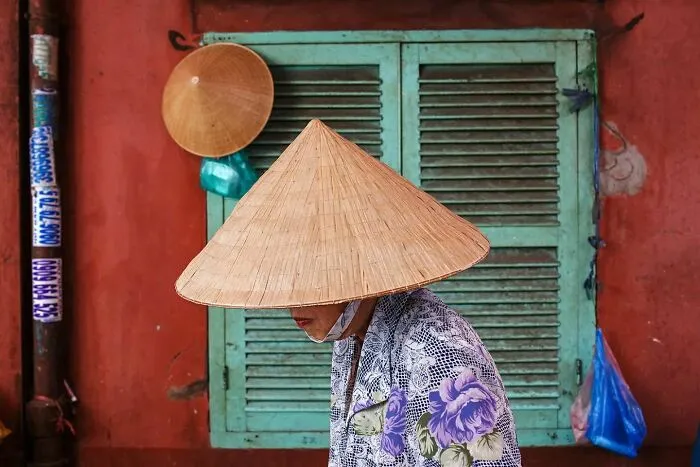 Este científico reconvertido en fotógrafo hace foto de momentos cotidianos muy irónicos (30 imágenes)