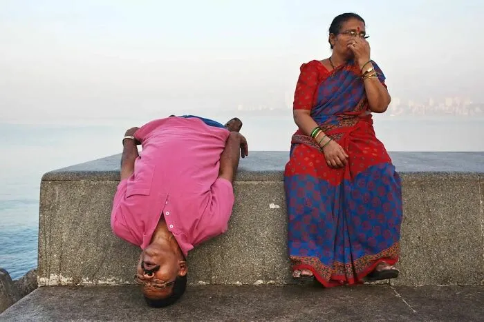 Scientist-Turned-Photographer Takes Pictures Of Ironic Everyday Moments (30 Pics)