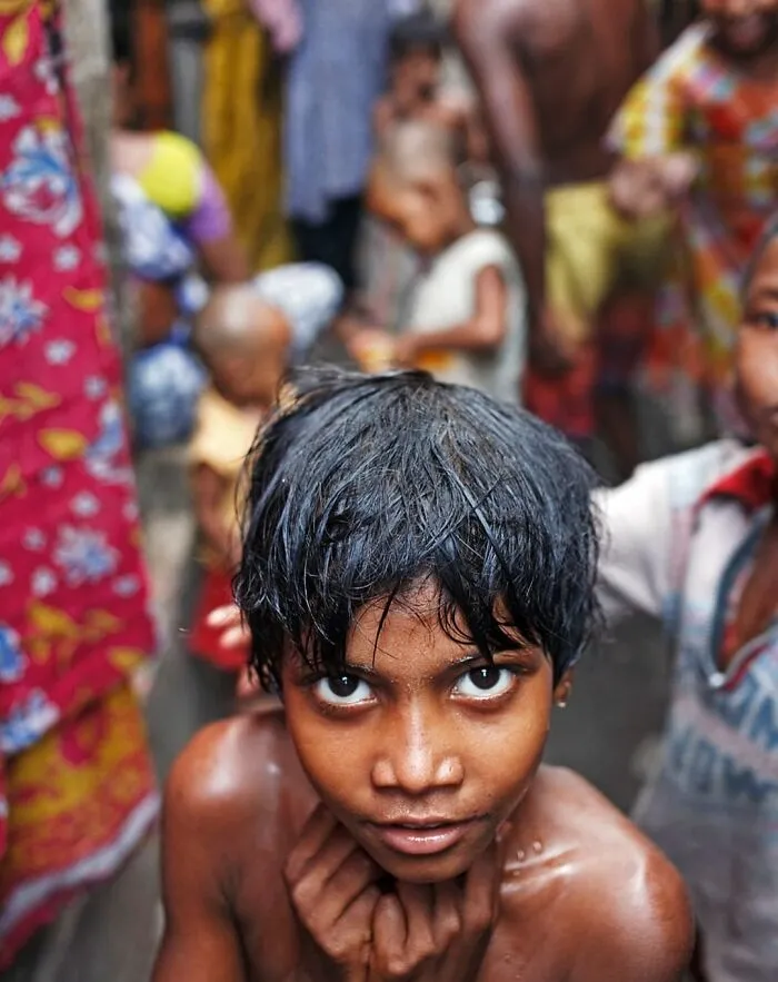 Scientist-Turned-Photographer Takes Pictures Of Ironic Everyday Moments (30 Pics)