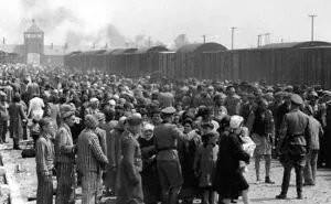 50 Photos That Shine A Light On Some Of The Darkest Parts Of History