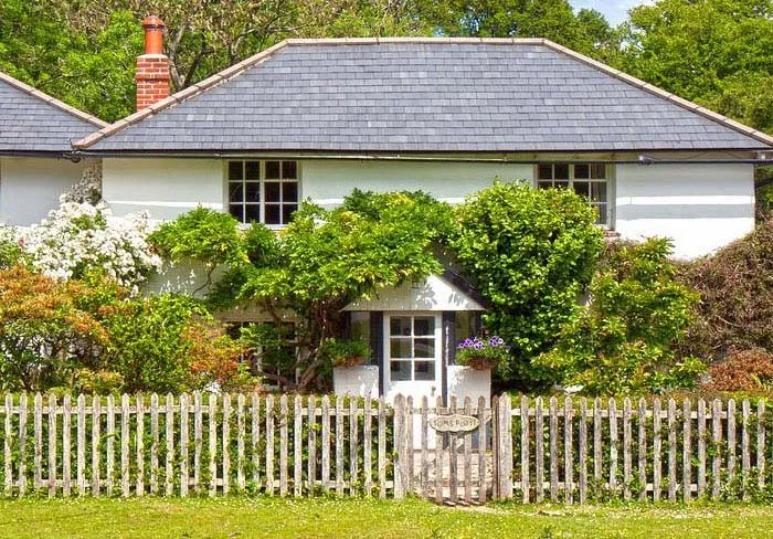 30 People Share Their Absolute Worst Homeowner Association Stories