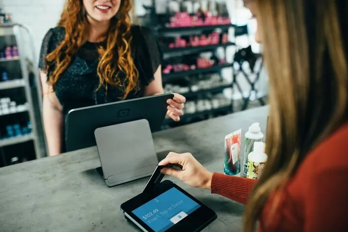 "I’m Glad My Retail Days Are Over": 30 Mystery Shopper Experiences That Show The Ugly Side Of Retail, As Shared On This Online Thread