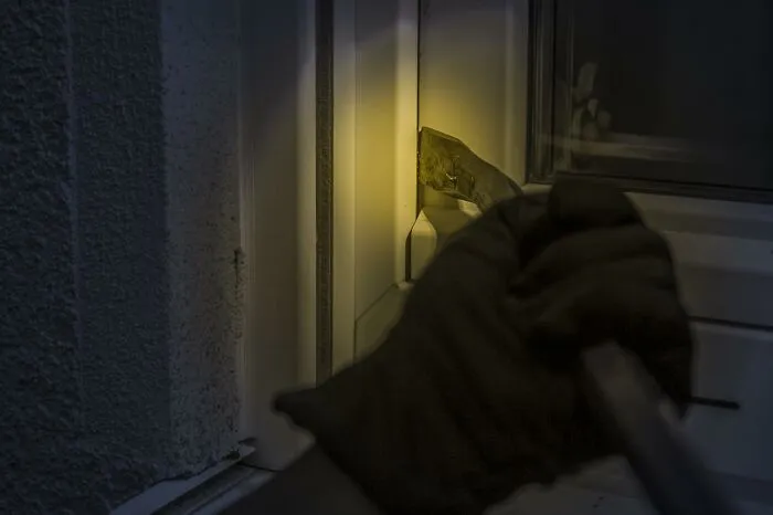 Person Asks Others To Share The Scariest Things That Happened While Visiting Someone Else's Home, 30 Deliver Truly Chilling Stories