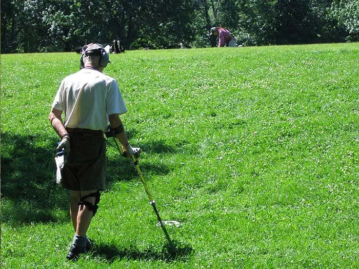 30 Brilliant Stories About The Coolest Things People Found While Using Metal Detectors