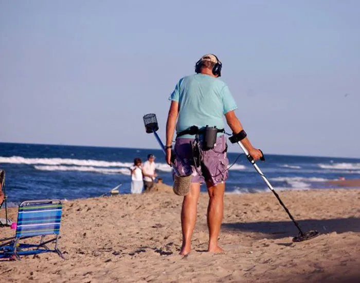 30 Brilliant Stories About The Coolest Things People Found While Using Metal Detectors