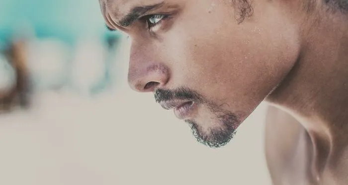 20 Hombres comparte señales de alarma a las que las mujeres deben prestar atención si no quieren terminar en relaciones horribles