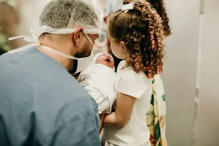 El New York Times publicó esta infografía sobre el permiso de maternidad remunerado e inspiró a estas 20 personas a compartir lo diferente que es donde viven en comparación con EEUU