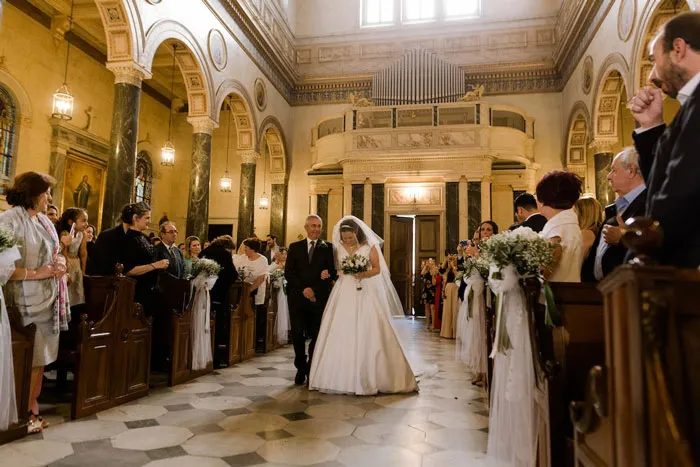 35 Of The Dumbest Wedding Traditions People Hope Will Disappear As Soon As Possible