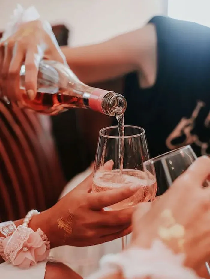 35 Of The Dumbest Wedding Traditions People Hope Will Disappear As Soon As Possible