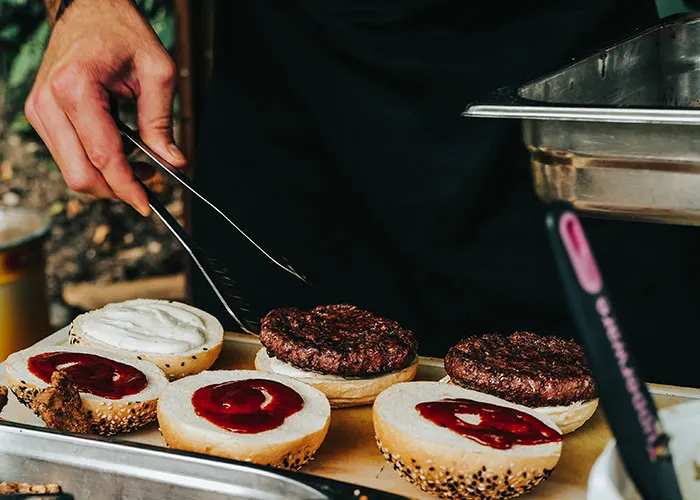 35 Passive-Aggressive Ways These Customer Service Workers Have Gotten Revenge On Rude Customers