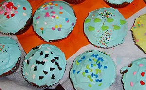Woman Wonders If She Was Wrong To Bake Cupcakes For Her Office, Excluding A Certain Co-Worker