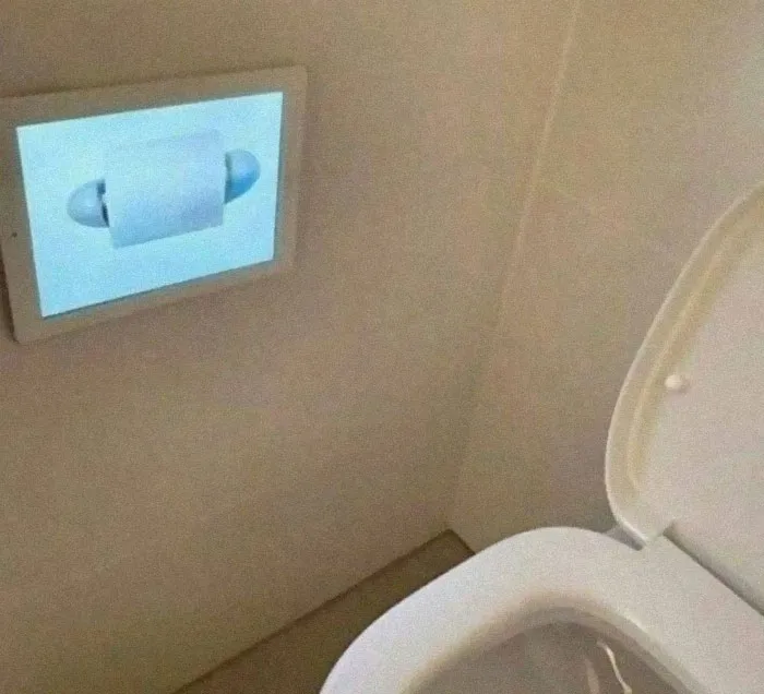 50 Confusing And Funny Photos Without Any Context, As Shared By This Instagram Page