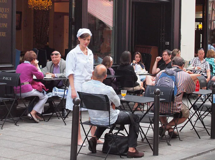 30 Giveaways That Someone Is American, As Described By Non-Americans