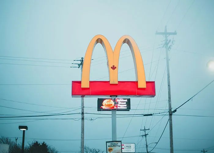 30 Giveaways That Someone Is American, As Described By Non-Americans