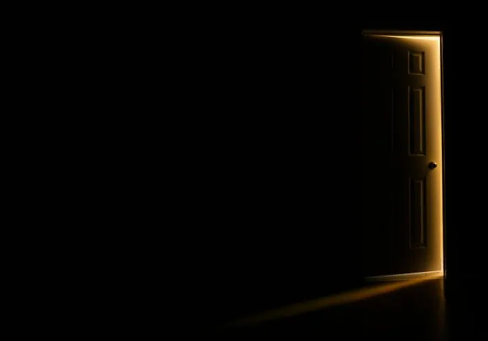 Person Asks Others To Share The Scariest Things That Happened While Visiting Someone Else's Home, 30 Deliver Truly Chilling Stories