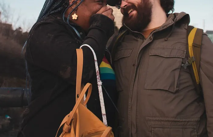 20 Hombres revelan el momento exacto que les hizo querer casarse con su mujer