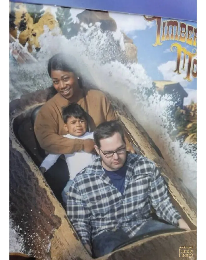 La primera vez que mi hijo montaba y estaba aterrorizado. Mi marido tiene siempre esa cara