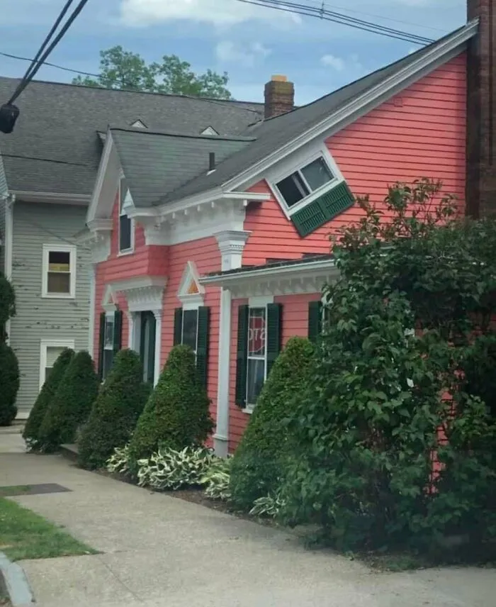 People-Shame-Bizarre-Houses