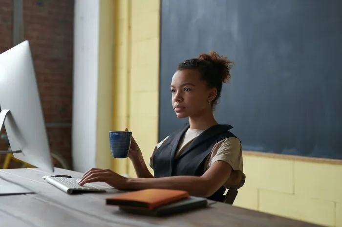 “You’re All Adults, Not Children, You Can Hold It”: 30 Times People Realized They Needed To Drop A Class Immediately