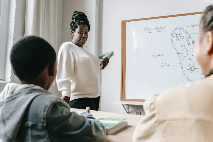 “You’re All Adults, Not Children, You Can Hold It”: 30 Times People Realized They Needed To Drop A Class Immediately