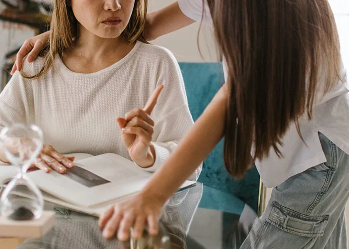30 Ways To Tell Someone Is A Bad Parent, Shared By This Online Thread