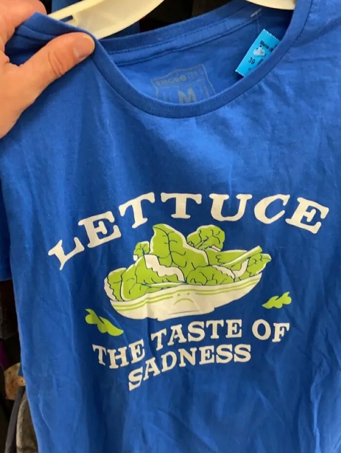 50 Ridiculous, Bizarre, And Downright Cursed Shirts People Actually Wear Out In Public, As Shared By These Twitter Accounts (New Pics)