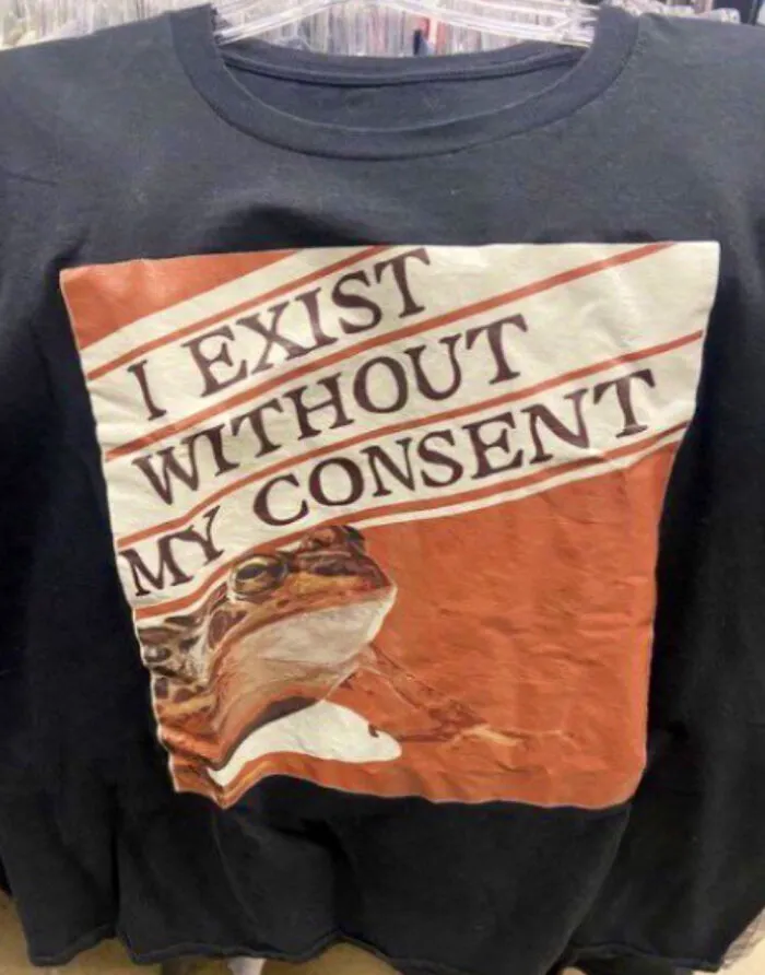 50 Ridiculous, Bizarre, And Downright Cursed Shirts People Actually Wear Out In Public, As Shared By These Twitter Accounts (New Pics)