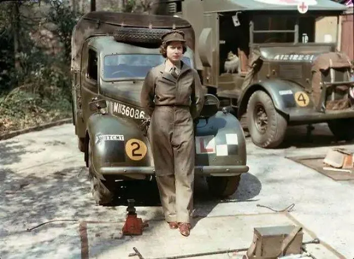 Queen Elizabeth II During Ww2 As A Driver  And Mechanic