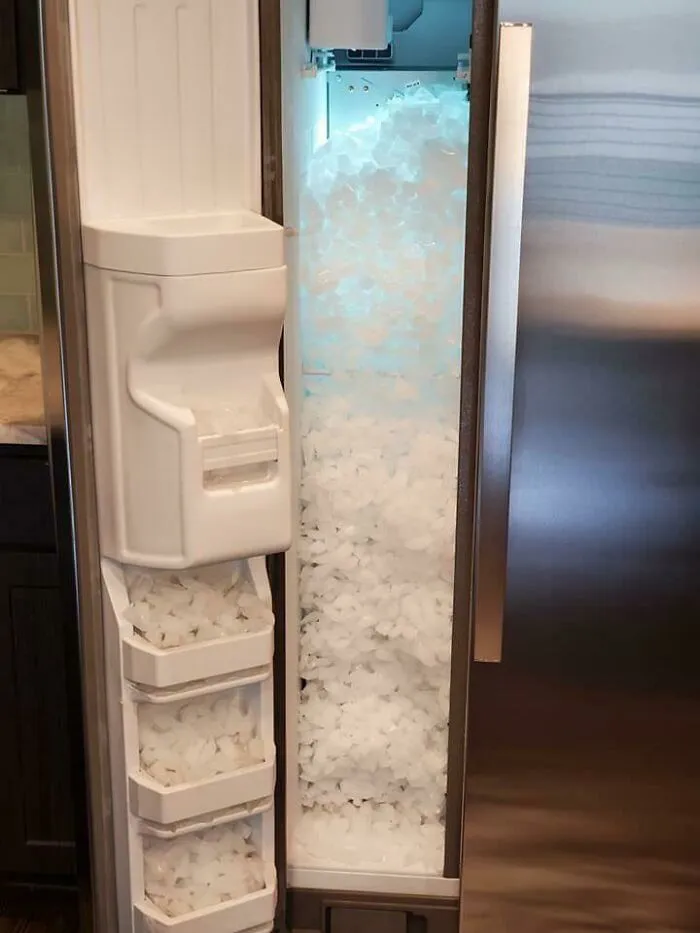 Retira tu bandeja de hielo para obtener hielo ilimitado