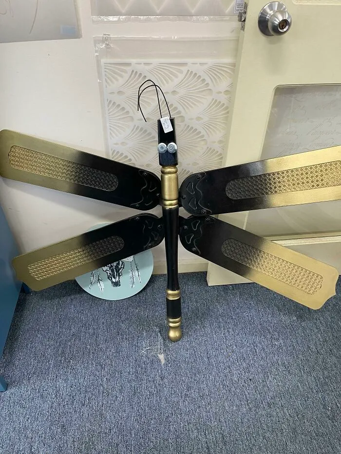 Este artista pide 50 dólares por su ventilador reciclado