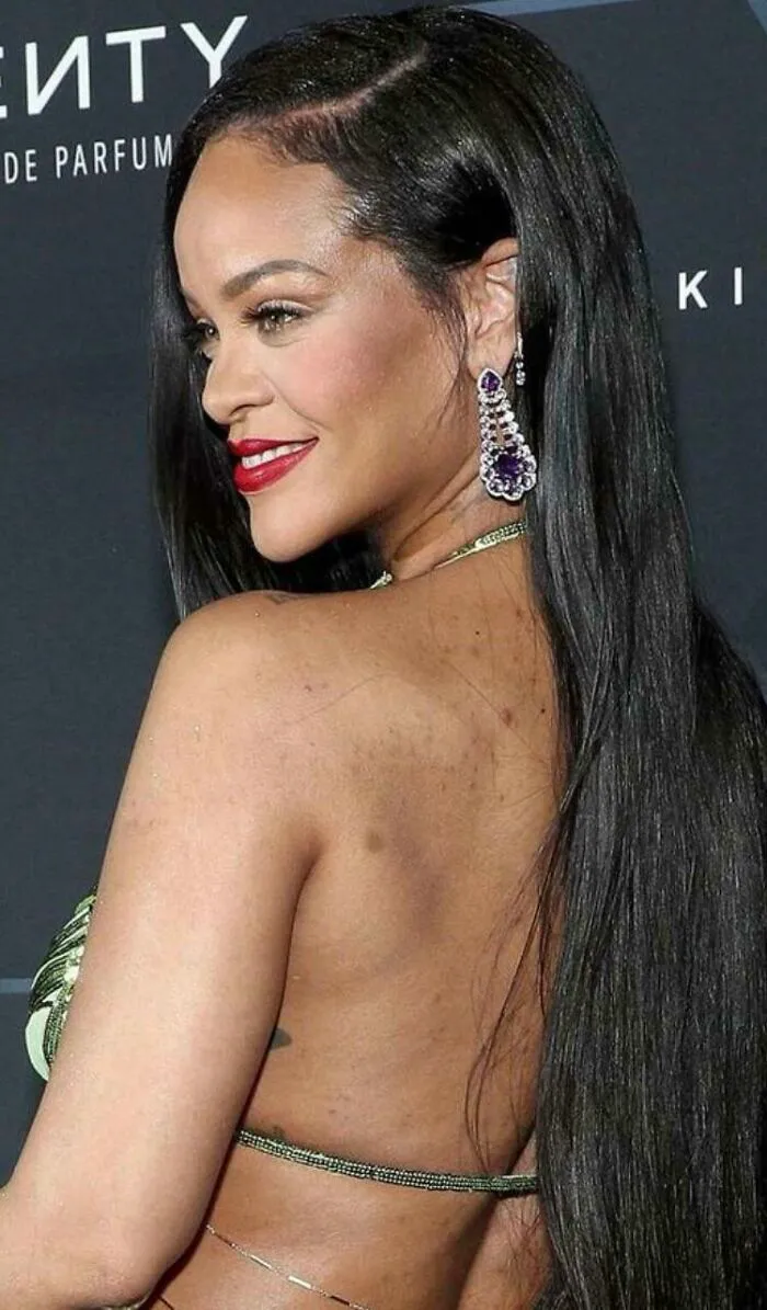 She Looks Stunning