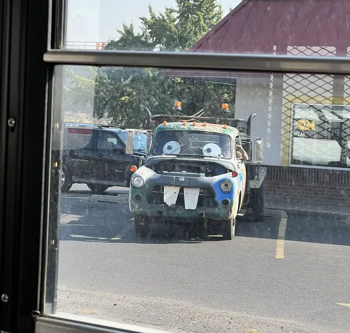 40 Coches que la gente arruinó con modificaciones tontas