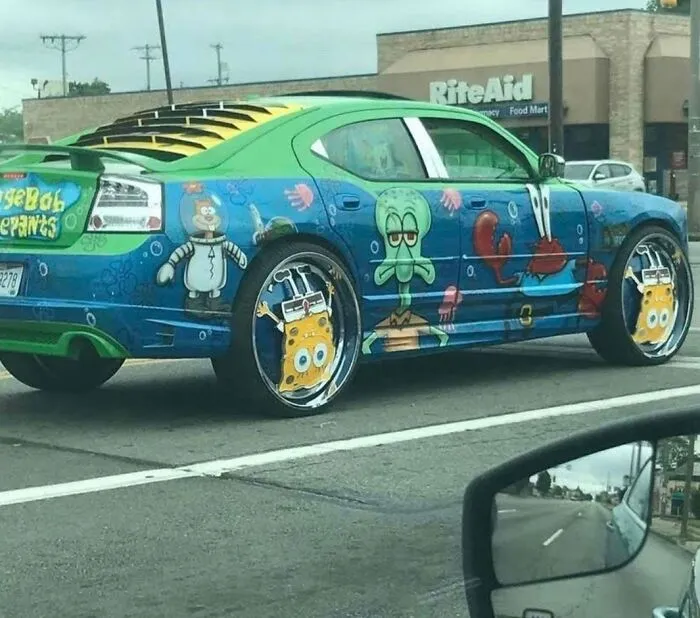 40 Coches que la gente arruinó con modificaciones tontas