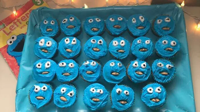 That Time I Made Cookie Monster Cupcakes For My Kid’s Kindergarten Class And Scared The S**t Out Of Them