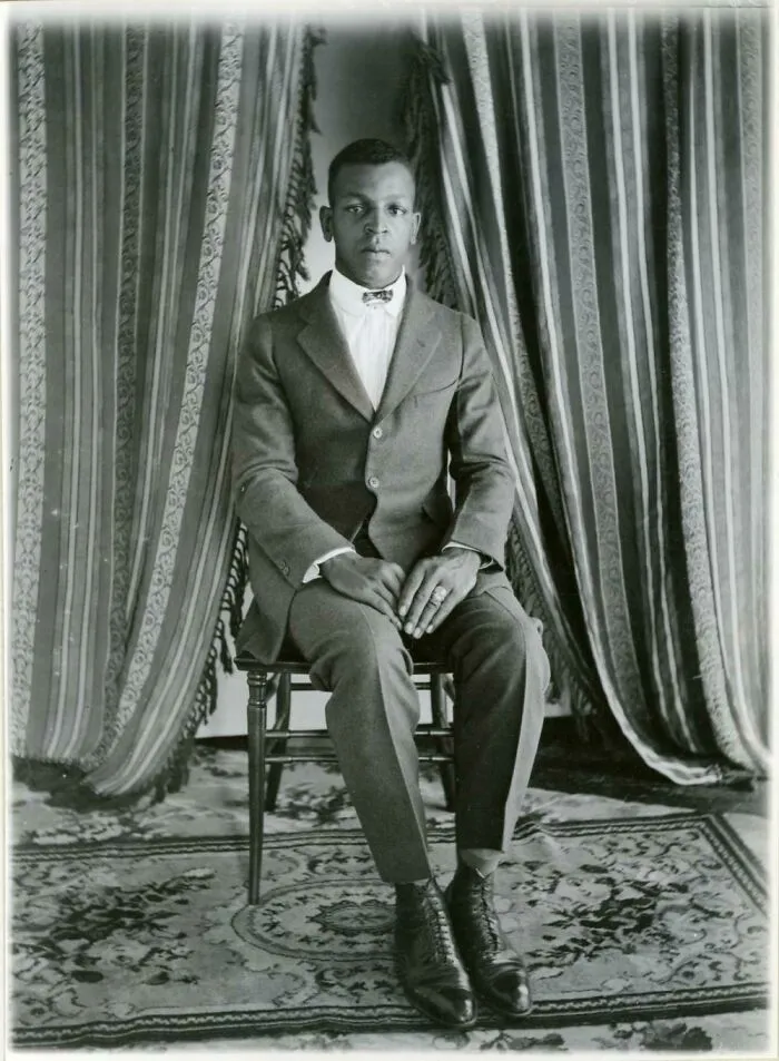 [18 de julio de 1920] James Gregory se convierte en el primer policía negro de Morristown, Nueva Jersey