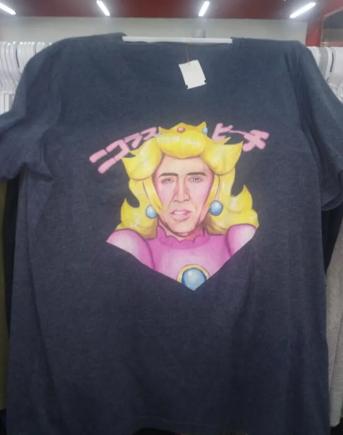 50 Ridiculous, Bizarre, And Downright Cursed Shirts People Actually Wear Out In Public, As Shared By These Twitter Accounts (New Pics)