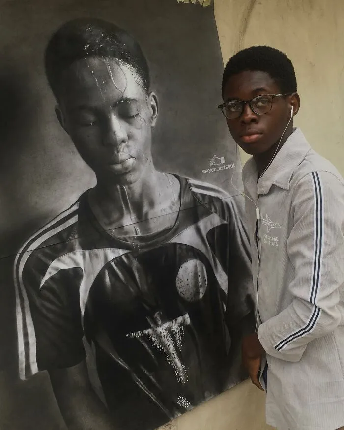 Surprisingly Realistic: 27 Charcoal Drawings By This Artist